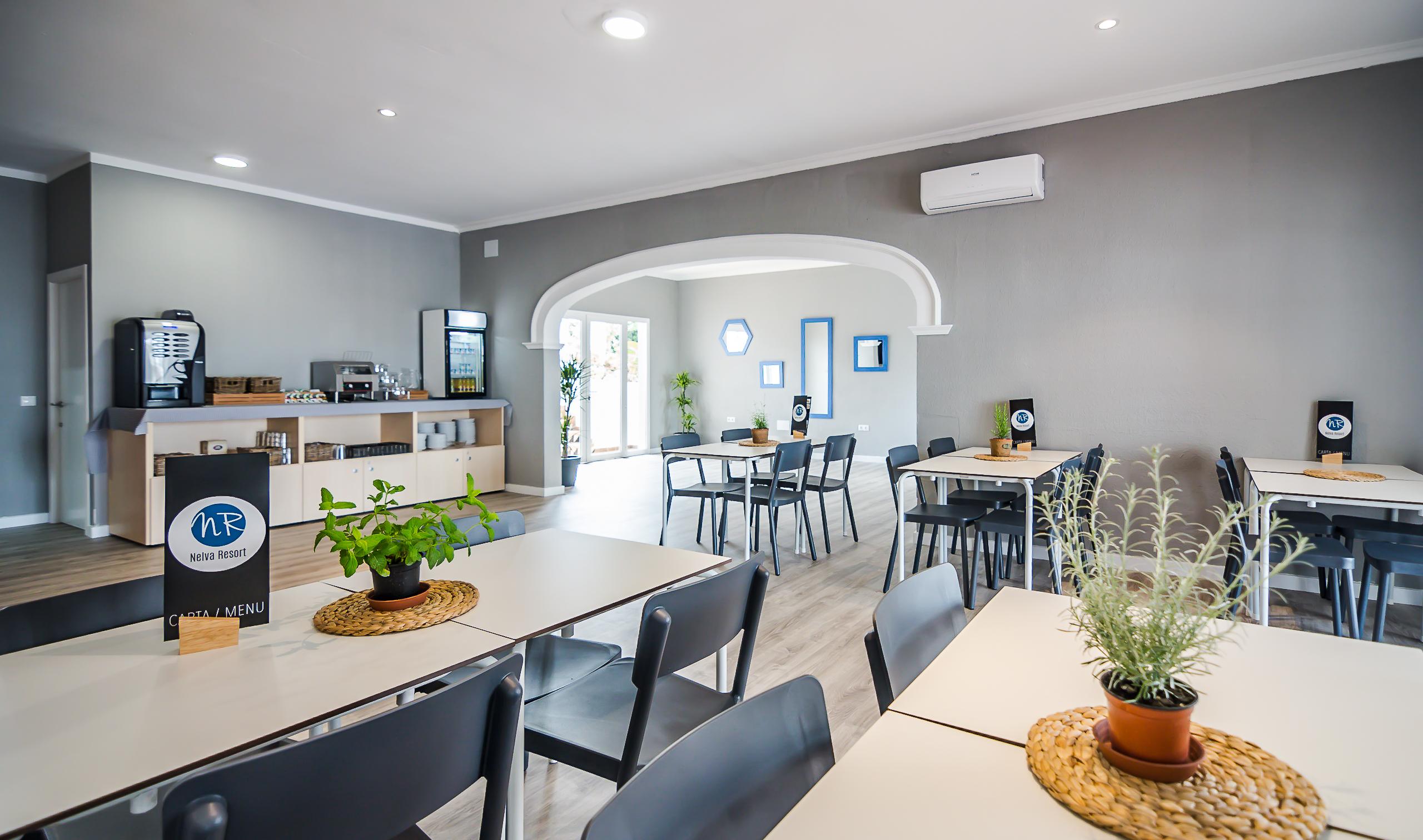 Apartahotel Nelva Cala En Porter (Menorca)